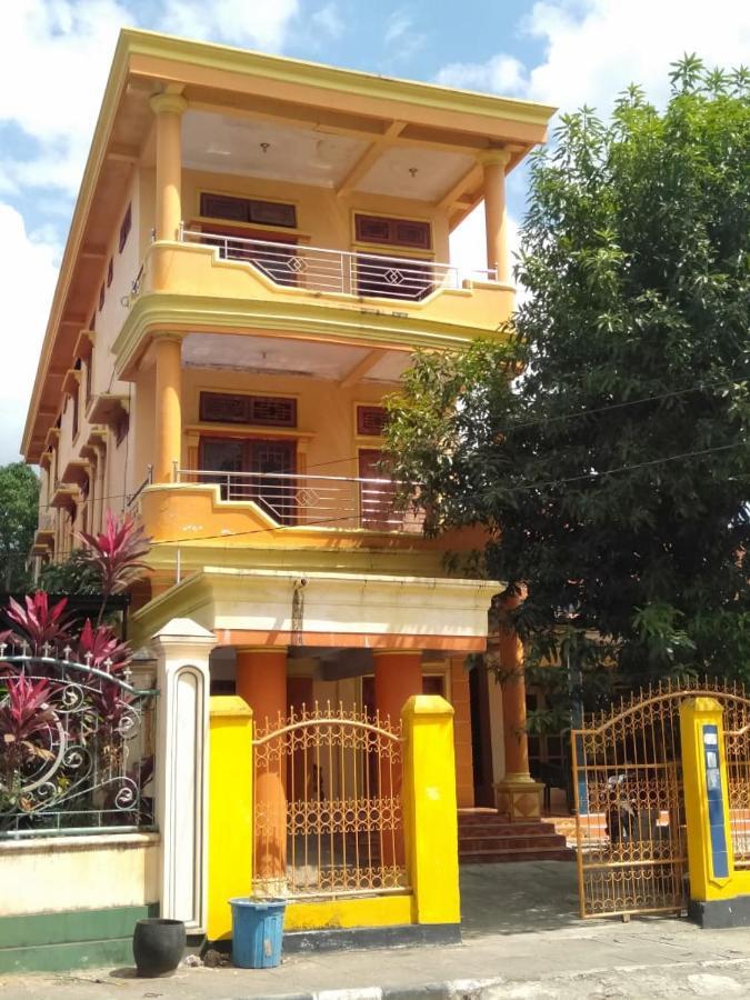 Wisma Kahyangan Baubau Exteriér fotografie